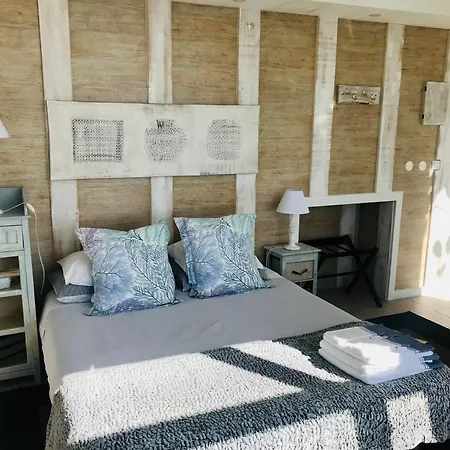 A By The Sea Homestay Vila Franca do Campo