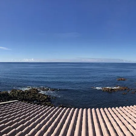 A By The Sea * Vila Franca do Campo