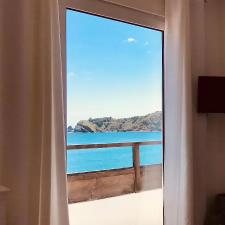 A By The Sea Quarto em Acomodações Particulares